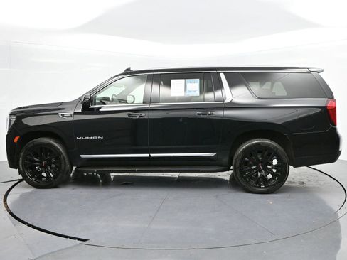 Used 2021 GMC Yukon XL SLT w/ SLT Premium Package image 4