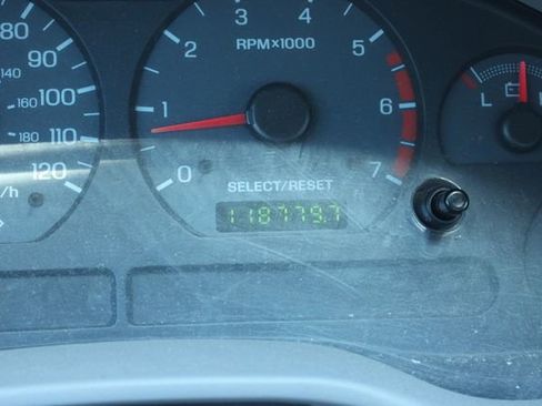 Used 2004 Ford Mustang Convertible RWD image 20
