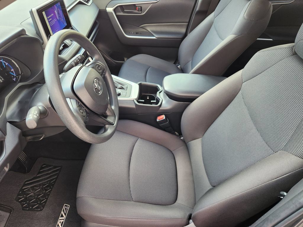 Used 2025 Toyota RAV4 LE AWD/4WD image 13