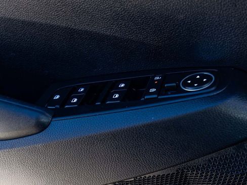 Used 2025 Kia Seltos LX image 12