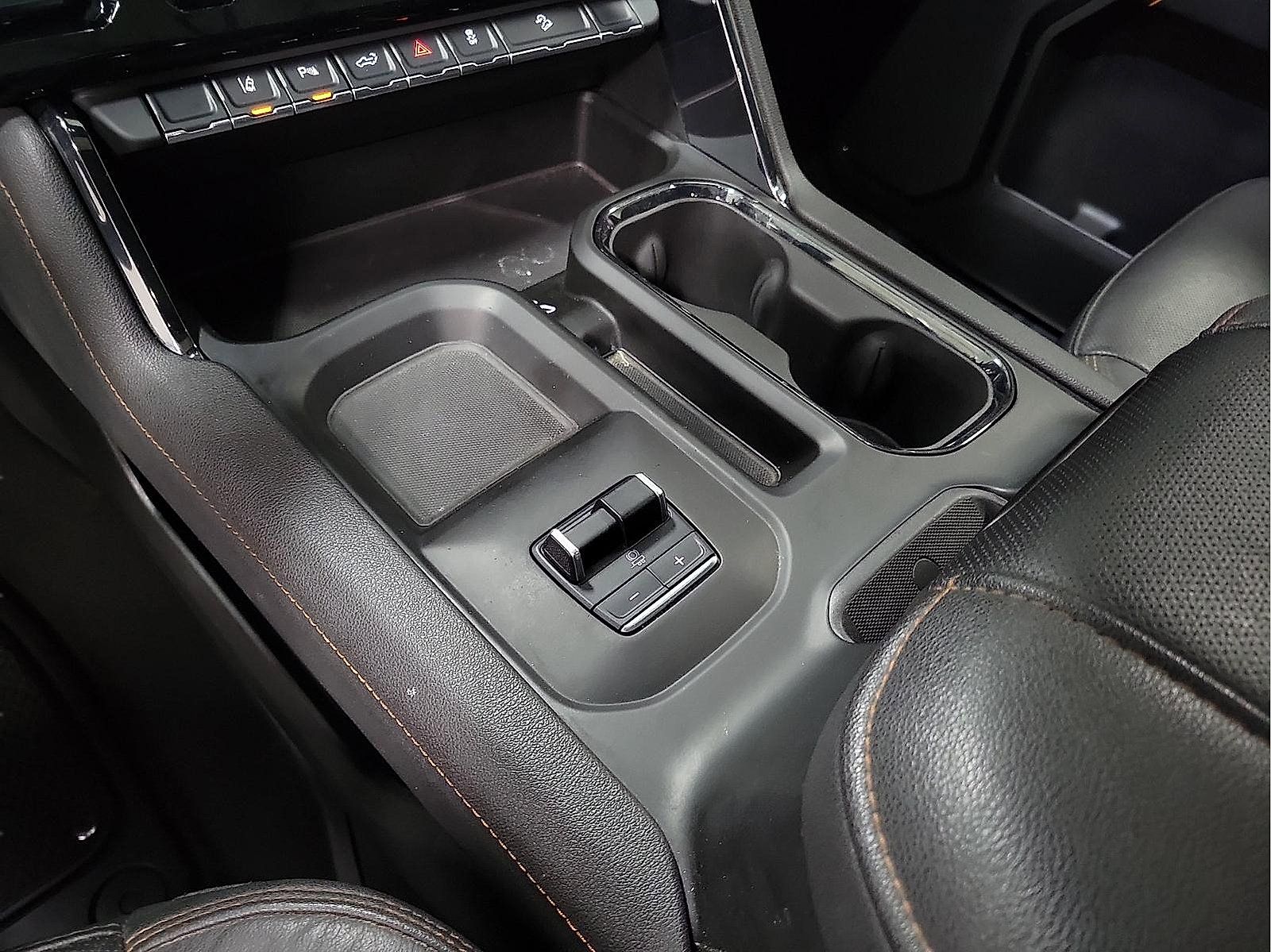 Used 2024 GMC Sierra 2500 AT4 w/ AT4 Premium Plus Package AWD/4WD image 18