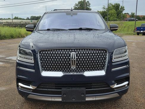 Used 2019 Lincoln Navigator Reserve AWD/4WD image 2