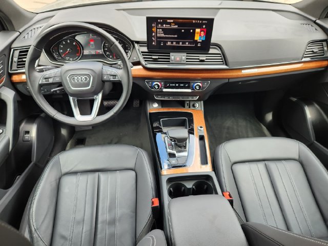 Used 2023 Audi Q5 2.0T Premium w/ Convenience Package AWD/4WD image 24