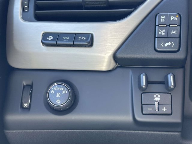 Certified 2019 GMC Yukon Denali w/ Denali Ultimate Package RWD image 26