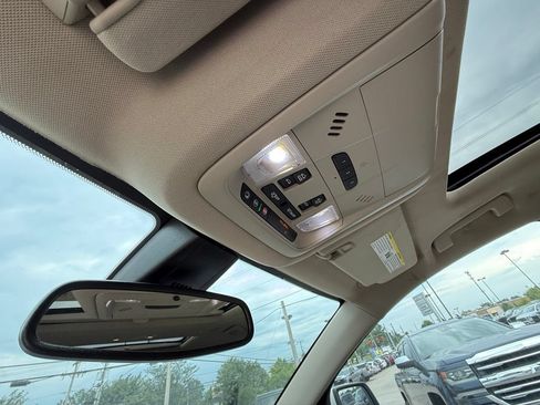 Used 2019 GMC Acadia Denali w/ Technology Package AWD/4WD image 23