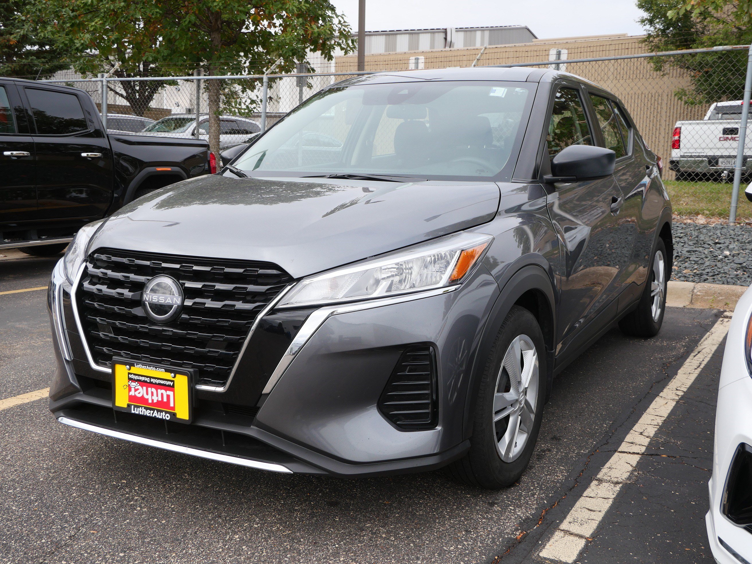 Used 2023 Nissan Kicks S FWD image 3