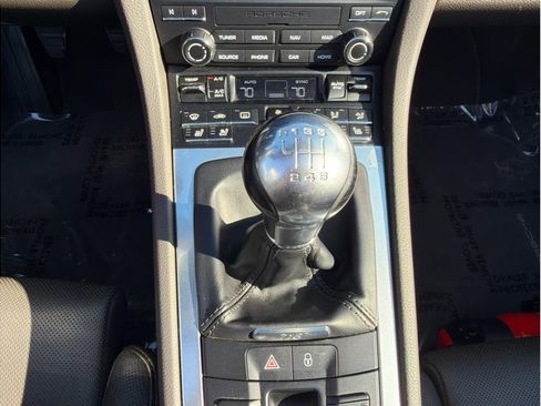 Used 2018 Porsche 718 Boxster image 19