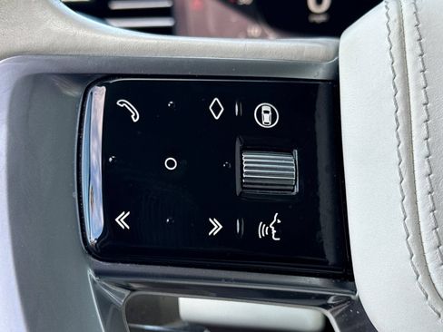 Certified 2025 Land Rover Range Rover SE AWD/4WD image 28