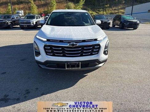 New 2025 Chevrolet Equinox LT image 9