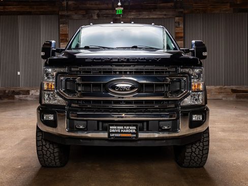 Used 2020 Ford F250 XLT w/ XLT Premium Package image 2