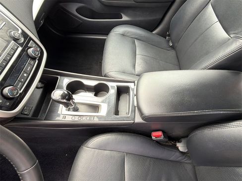 Used 2018 Nissan Altima 2.5 SV image 3