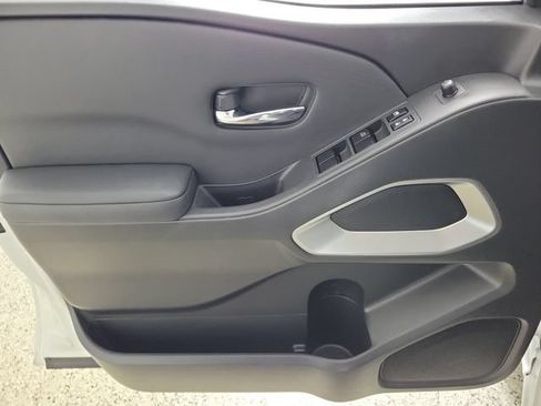 Used 2024 Nissan Frontier SV RWD image 21