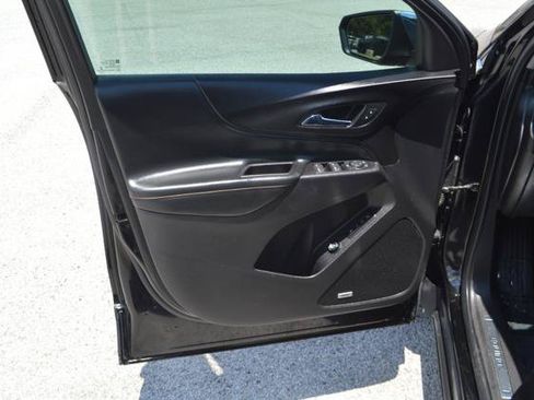 Used 2018 Chevrolet Equinox Premier FWD image 11