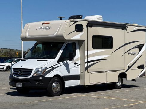 Used 2017 Mercedes-Benz Sprinter 3500 image 8