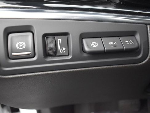 Used 2023 Cadillac XT6 Premium Luxury w/ Technology Package image 11