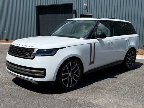 Used 2025 Land Rover Range Rover SE AWD/4WD image 1