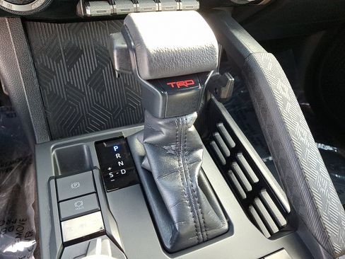 Used 2025 Toyota Tacoma TRD Off-Road image 14