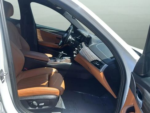 Used 2018 BMW 540i RWD image 25