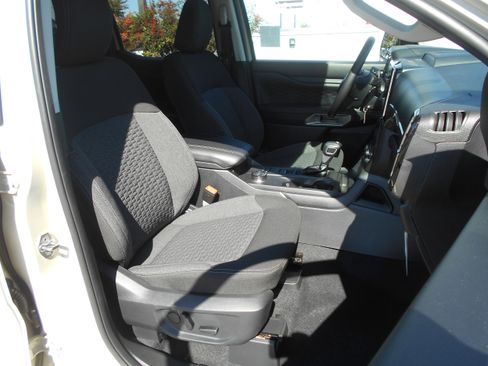 New 2025 Ford Ranger XLT w/ Equipment Group 301A High AWD/4WD image 34