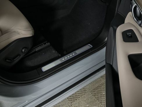 New 2026 Volvo XC90 B6 Plus w/ Protection Package Premier image 25