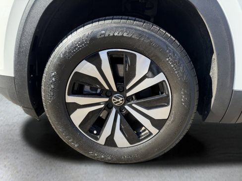 Used 2024 Volkswagen Atlas SE AWD/4WD image 19