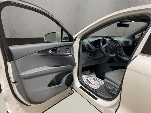 Used 2019 Lincoln Nautilus Reserve AWD/4WD image 11
