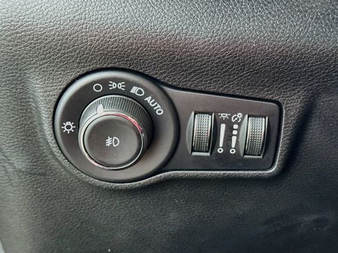 Used 2022 Jeep Compass Latitude AWD/4WD image 11
