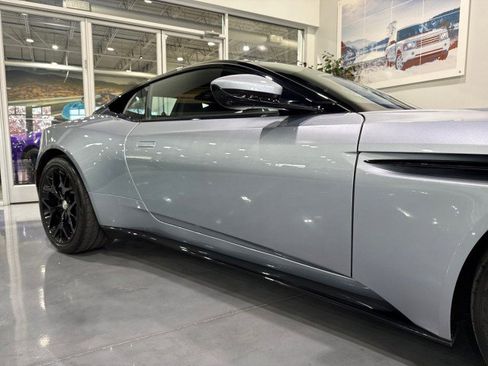 Used 2019 Aston Martin DB11 Coupe image 26