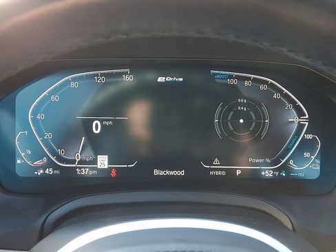 Used 2021 BMW 330e xDrive w/ M Sport Package image 21