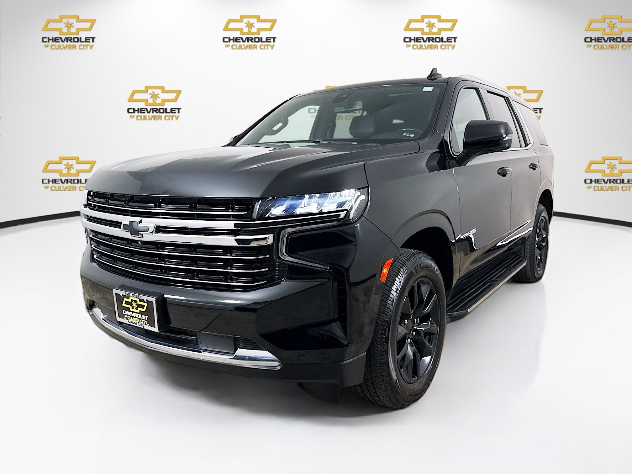 Used 2022 Chevrolet Tahoe LT w/ LT Signature Plus Package RWD image 3