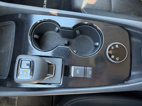 Used 2025 Nissan Rogue SV image 37