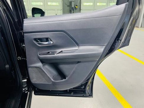 Used 2025 Nissan Kicks SV FWD image 34