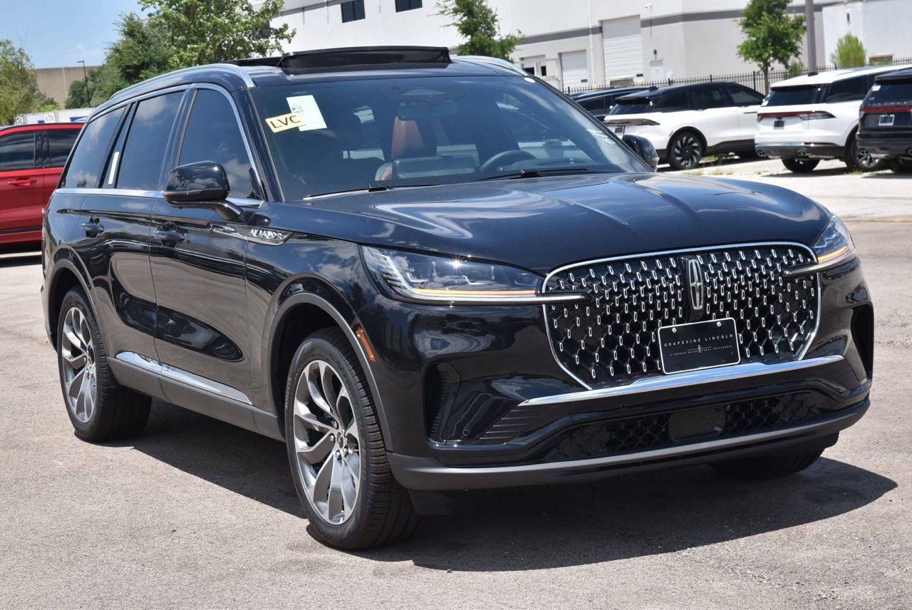 New 2026 Lincoln Aviator Reserve w/ Illumination Package AWD/4WD image 3