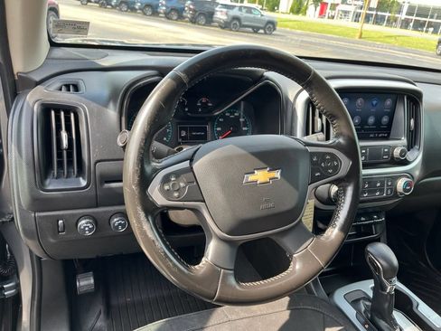 Used 2022 Chevrolet Colorado LT w/ LT Convenience Package AWD/4WD image 17