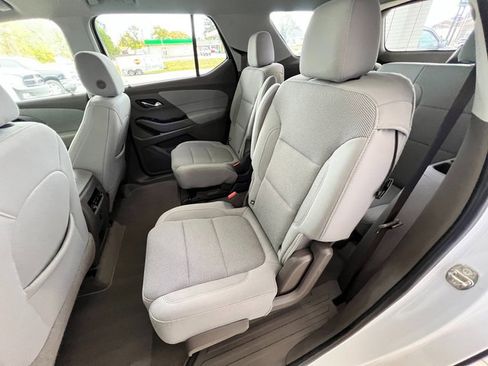 Used 2020 Chevrolet Traverse LT image 25