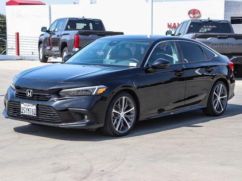 Used 2023 Honda Civic Touring image 3