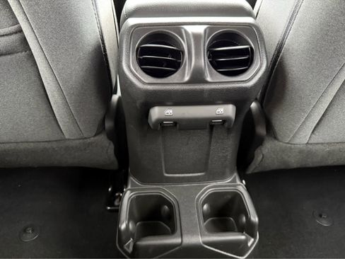 Used 2025 Jeep Wrangler Sport S image 24