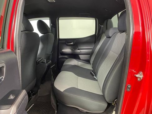 Certified 2020 Toyota Tacoma TRD Off-Road w/ Technology Package AWD/4WD image 11