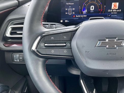 Used 2025 Chevrolet Traverse RS image 11