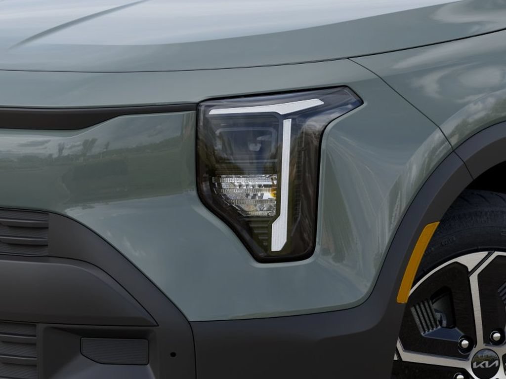 New 2027 Kia Niro LX FWD image 10