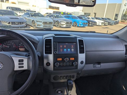 Used 2020 Nissan Frontier SV image 19