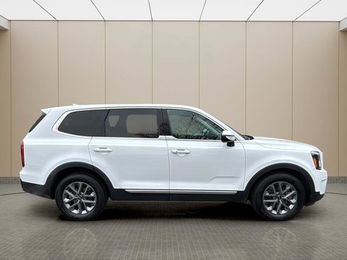 Used 2023 Kia Telluride LX image 6