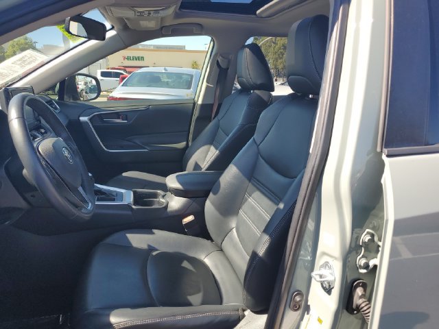 Used 2020 Toyota RAV4 XLE Premium w/ All Weather Liner Package FWD image 19