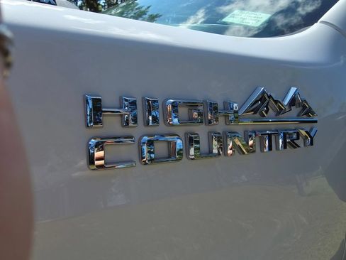 Used 2022 Chevrolet Silverado 3500 High Country w/ Technology Package AWD/4WD image 9