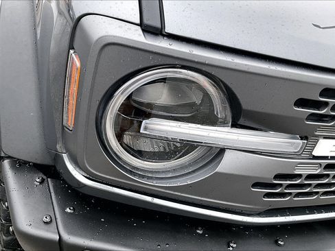 Used 2023 Ford Bronco Badlands image 32