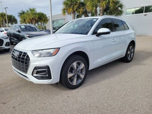 Certified 2025 Audi Q5 2.0T Premium Plus image 4