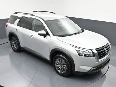 Used 2025 Nissan Pathfinder SV image 38