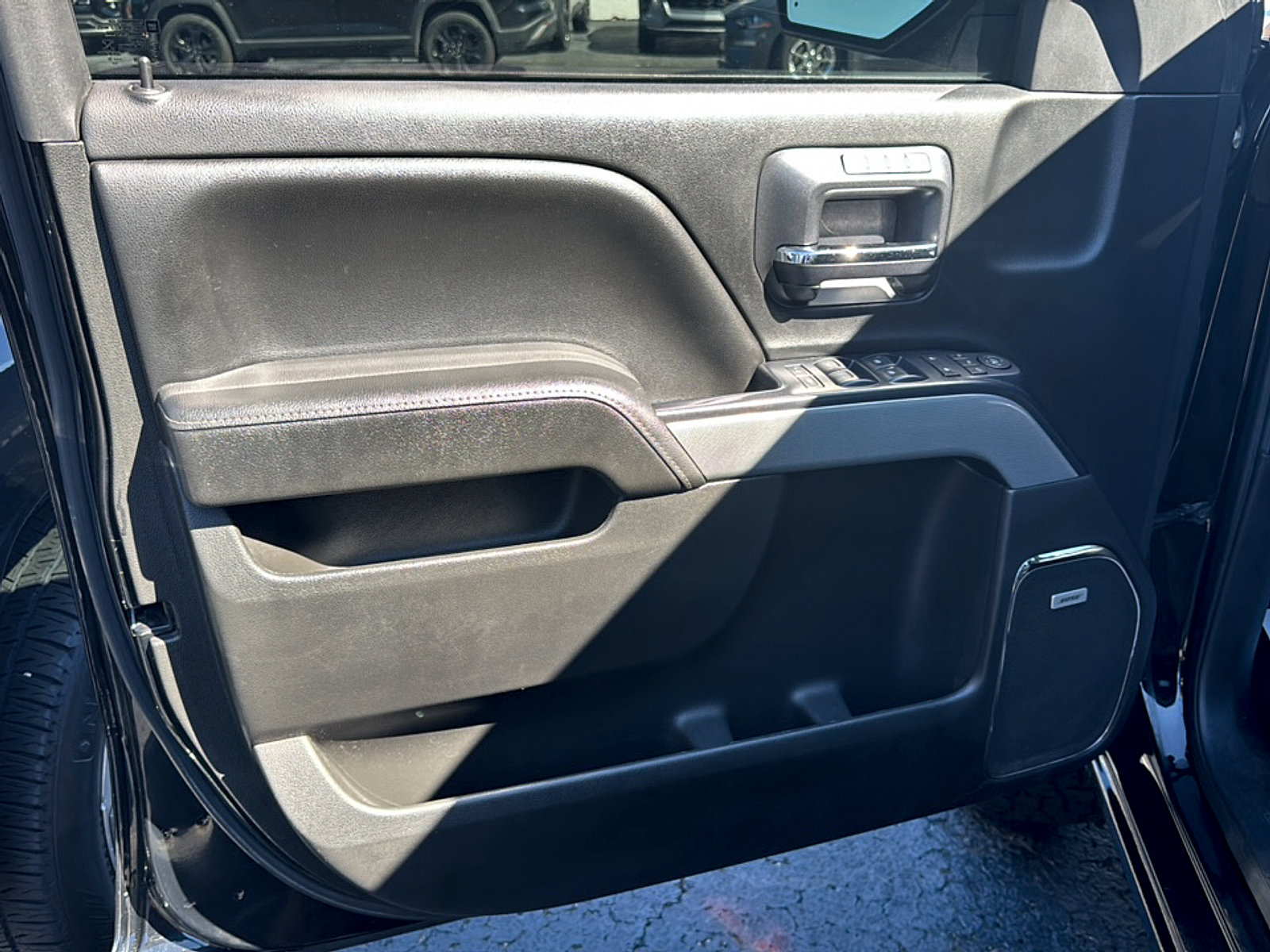 Used 2015 Chevrolet Silverado 1500 LTZ Z71 w/ Midnight Edition AWD/4WD image 11