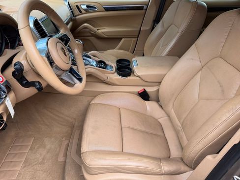 Used 2016 Porsche Cayenne AWD/4WD image 10