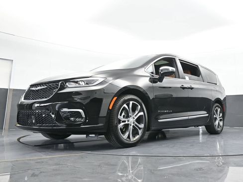 New 2026 Chrysler Pacifica Pinnacle image 65